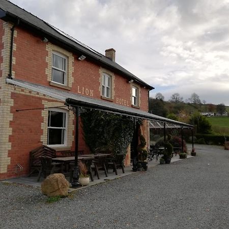 Llanbister Lion Hotel מראה חיצוני תמונה